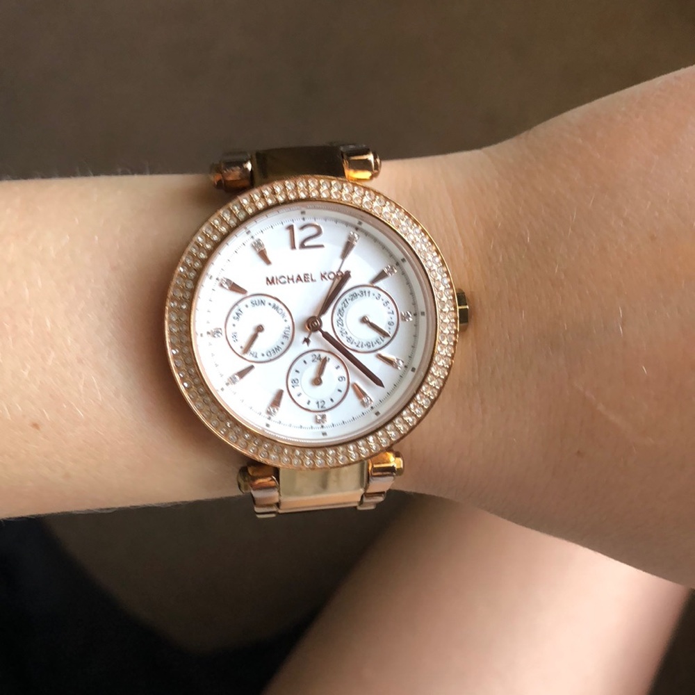 MICHAEL KORS ROSE GOLD PARKER WATCH - Picture 4 of 6